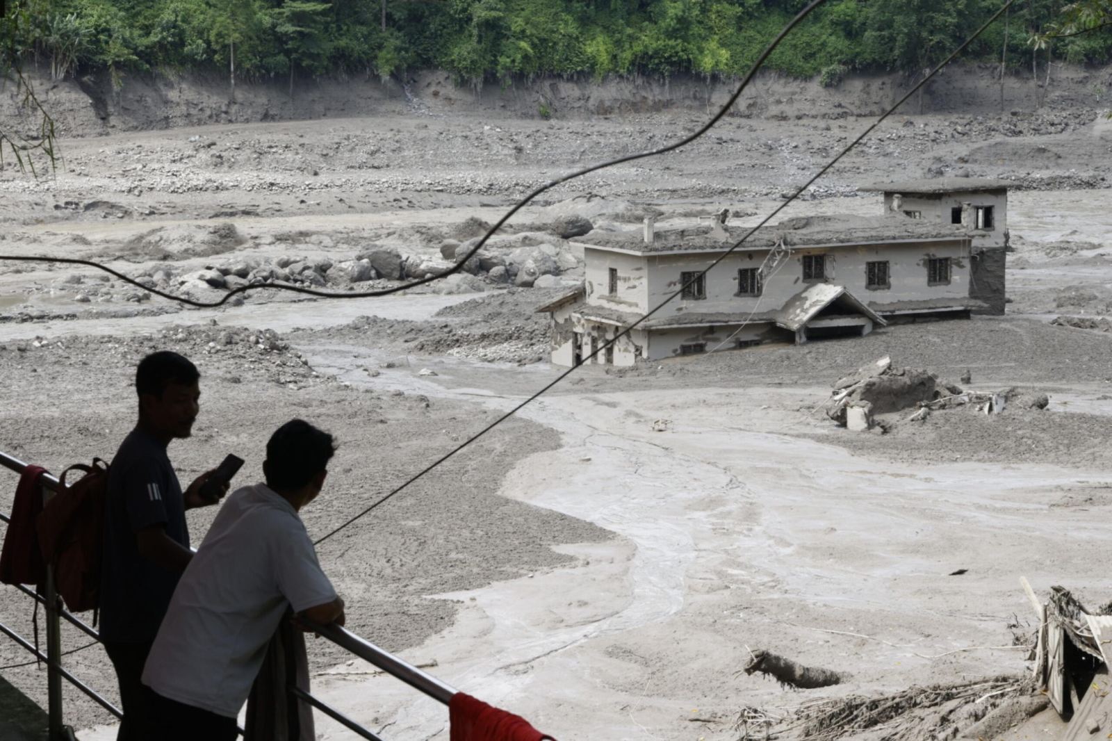 nepal tibet alluvione